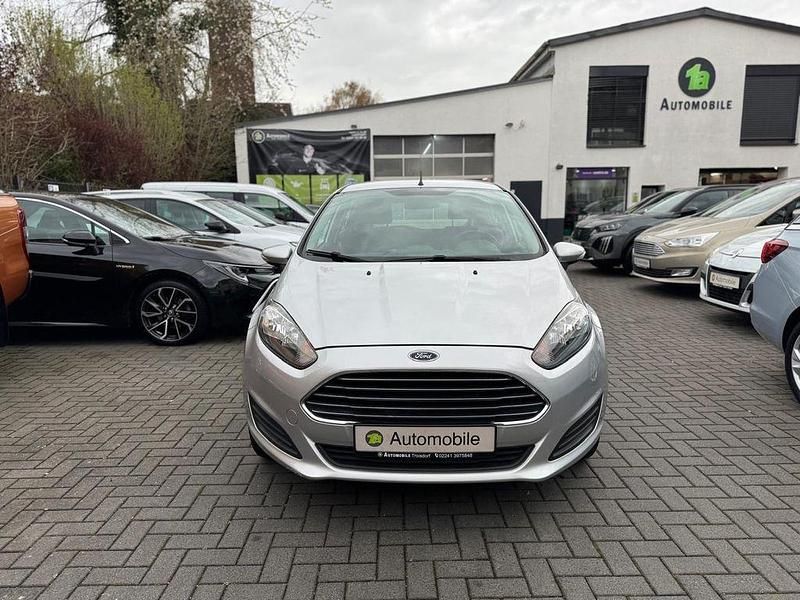 Gebraucht Ford Fiesta 82 PS (60 kW) 2014 Grau Kleinwagen
