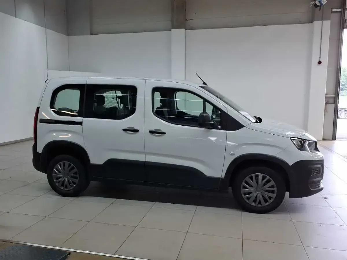 Gebraucht Peugeot Rifter Active 110 PS (80 kW) 2022 Schneeweiß Van / Kleinbus