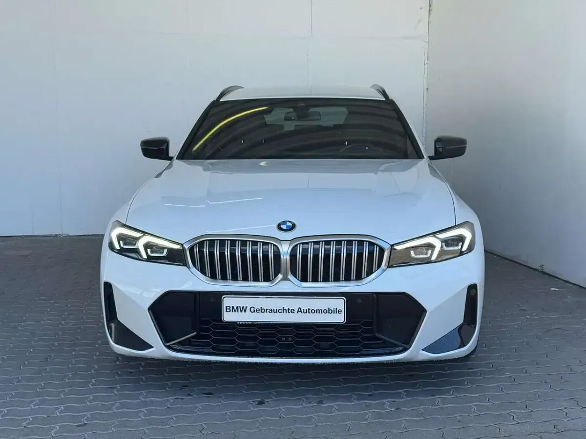 Gebraucht BMW 330 M Sport 286 PS (210 kW) 2023 Weiß Limousine