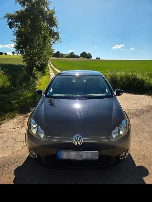 Gebraucht VW Golf VI Team 122 PS (89 kW) 2010 Schwarz Kleinwagen