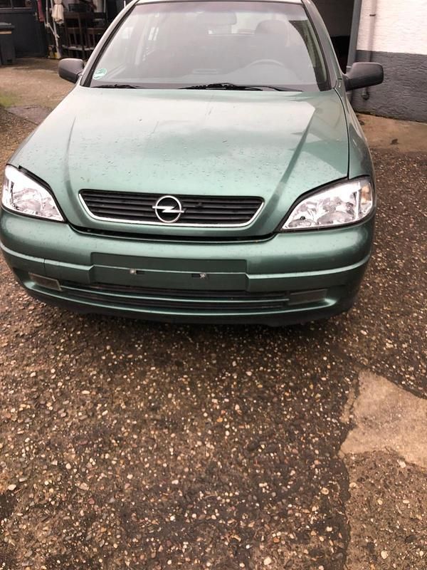 Second-hand Opel Astra 100 CP (73 kW) 1999 Verde Berlinǎ