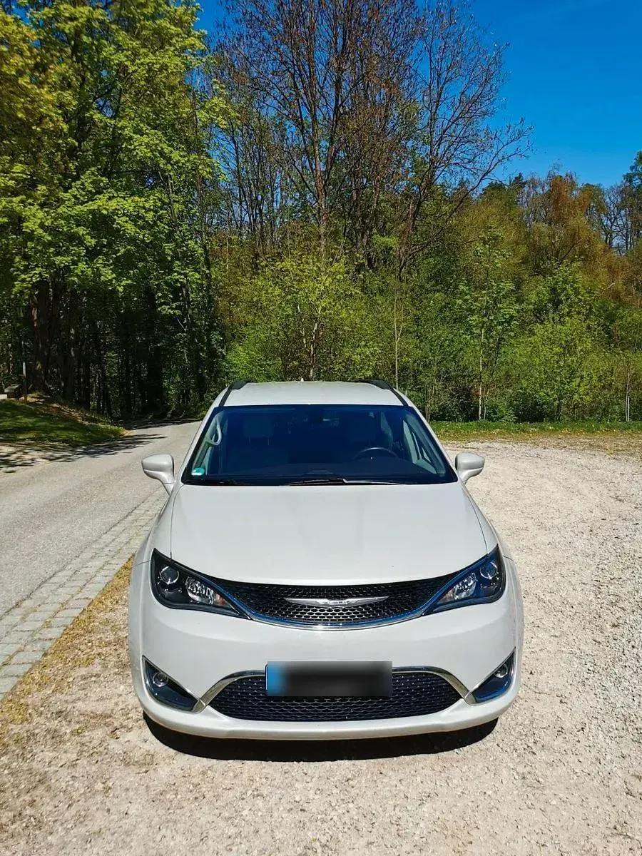 Gebraucht Chrysler Pacifica 291 PS (214 kW) 2017 Weiß Van / Kleinbus