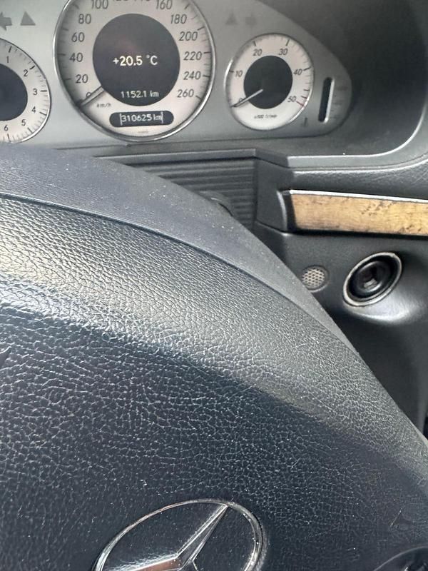 Gebraucht Mercedes E320 204 PS (150 kW) 2003 Silber Limousine