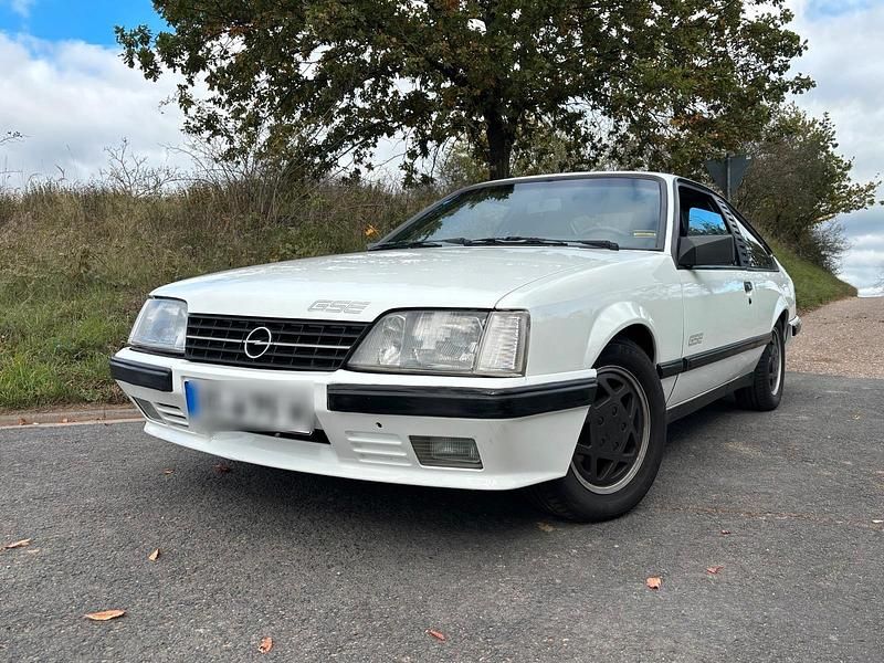 Weiß Gebraucht 1985 Opel Senator GSe Limousine | 17.000 € - Bild 1/4