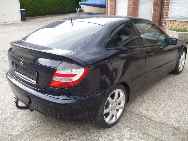 Gebraucht Mercedes CL200 163 PS (119 kW) 2005 Schwarz Coupé