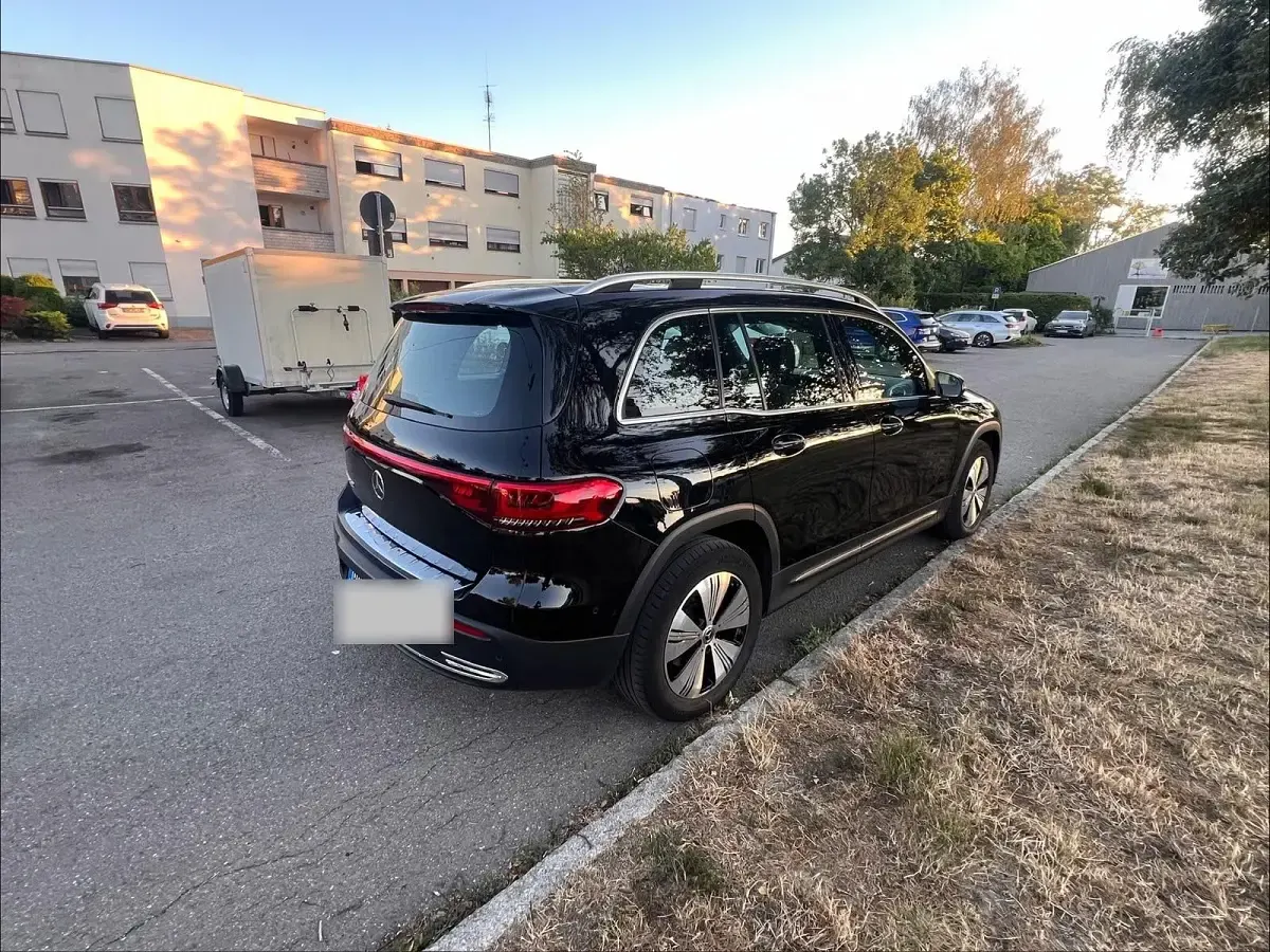 Gebraucht Mercedes EQB250 139 kW (190 PS) 2022 Schwarz SUV