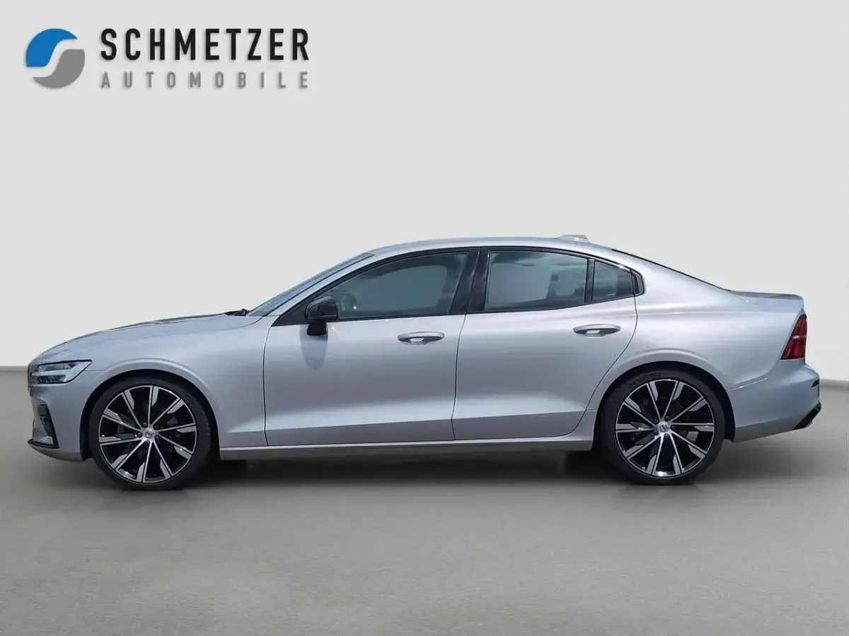 Gebraucht Volvo S60 Plus 197 PS (144 kW) 2023 Silver dawn Limousine