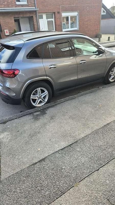 Gebraucht Mercedes GLA200 Advanced Plus 150 PS (110 kW) 2025 Grau SUV