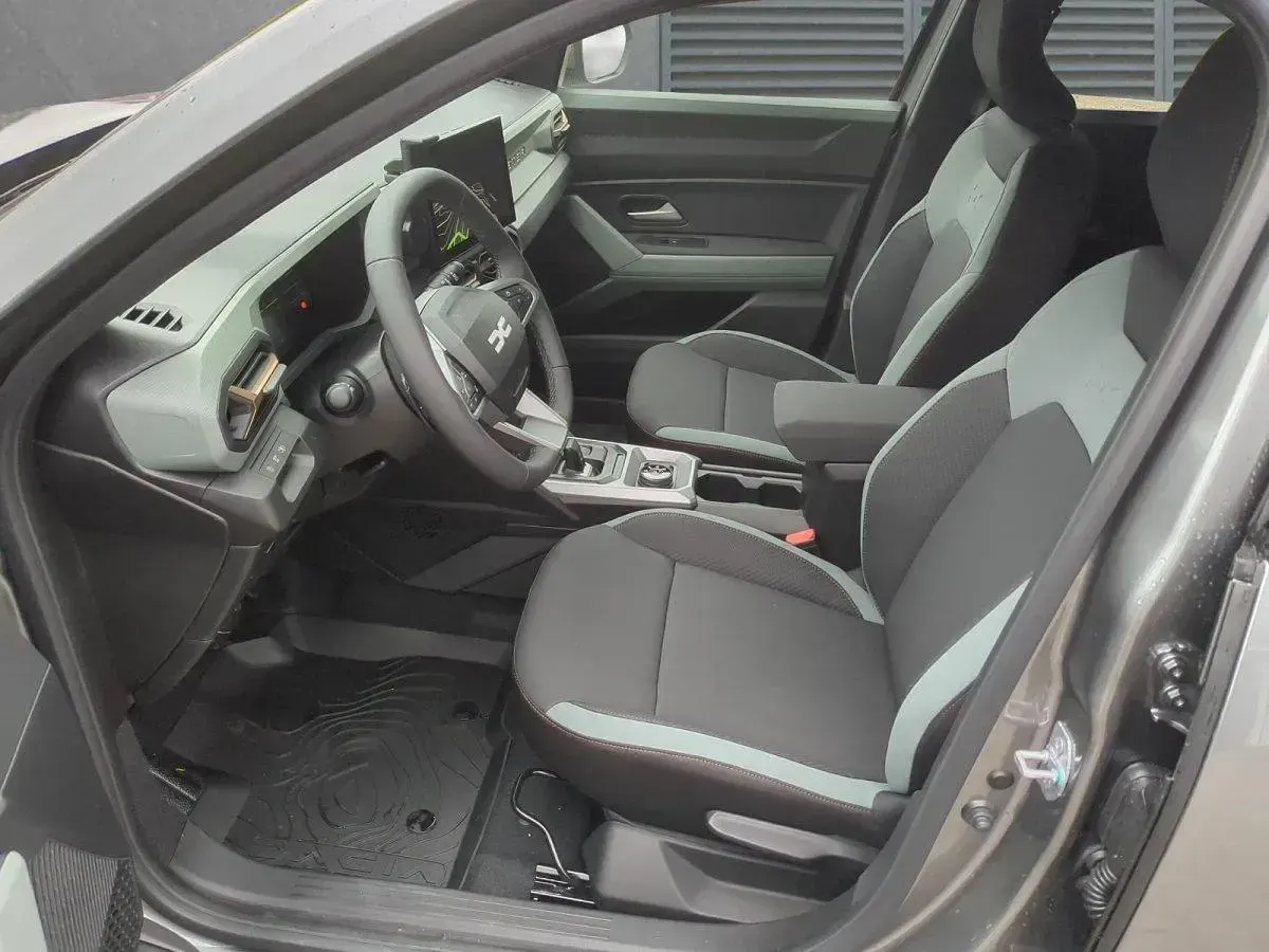 Neu Dacia Duster Extreme 154 PS (113 kW) 2025 Dolomitgrau SUV