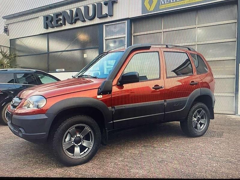 Gebraucht Lada niva 80 PS (58 kW) 2021 Rot SUV