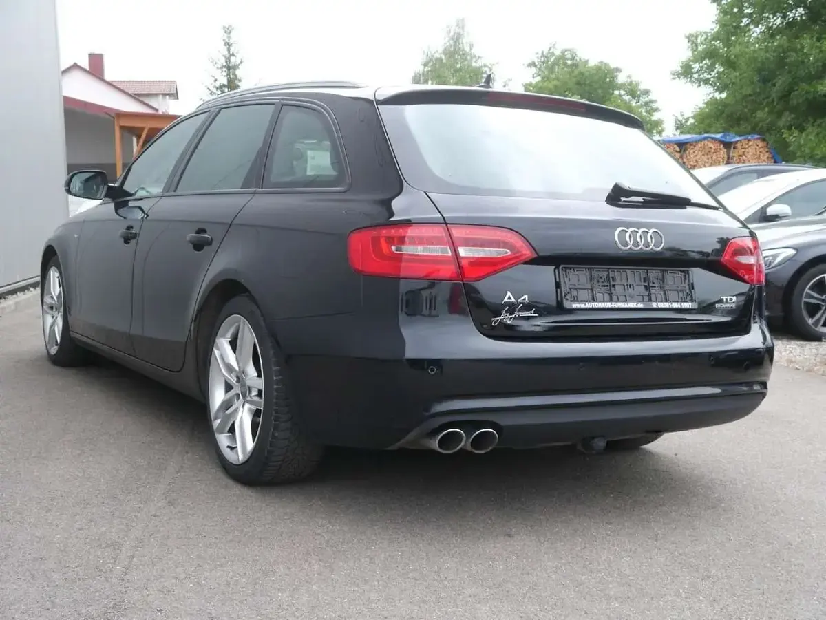 Gebraucht Audi A4 S-Line 177 PS (130 kW) 2015 Mythosschwarz Kombi