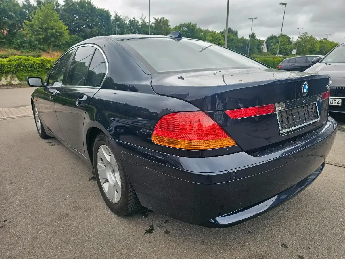 Gebraucht BMW 745 333 PS (244 kW) 2005 Blau Limousine