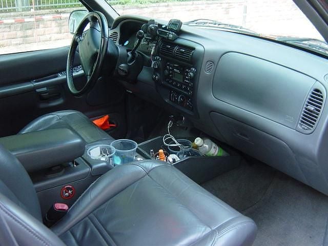 Second-hand Ford Explorer 277 CP (203 kW) 1999 Roșu SUV