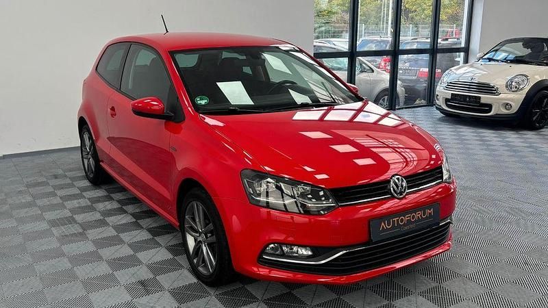Rot Gebraucht 2015 VW Polo LOUNGE Kleinwagen | 8.444 € - Bild 1/4