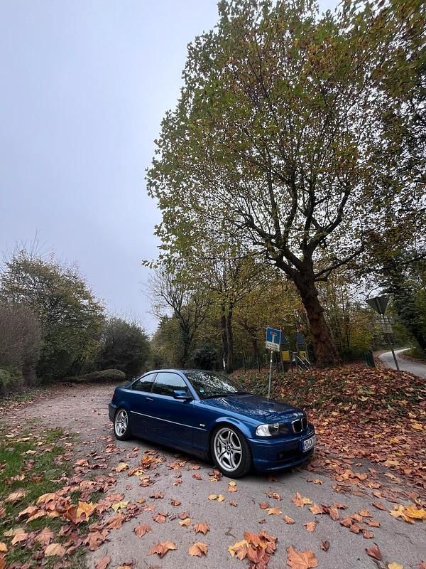Blau Gebraucht 2000 BMW 318 Coupé | 4.200 € - Bild 1/4