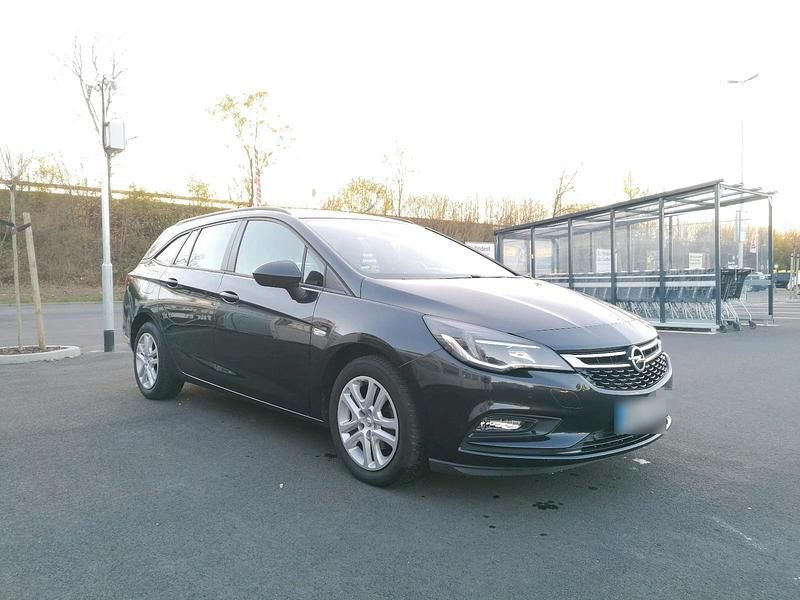 Gebraucht Opel Astra Edition 95 PS (69 kW) 2016 Schwarz Kombi