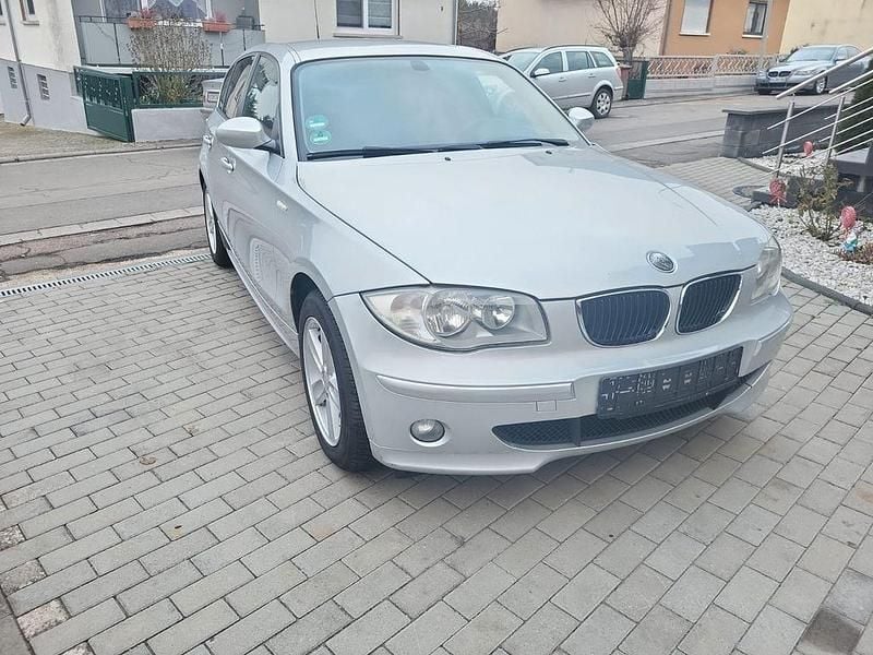 Grau Gebraucht 2006 BMW 118 Kleinwagen | 2.250 € (Guter Preis) - Bild 1/4