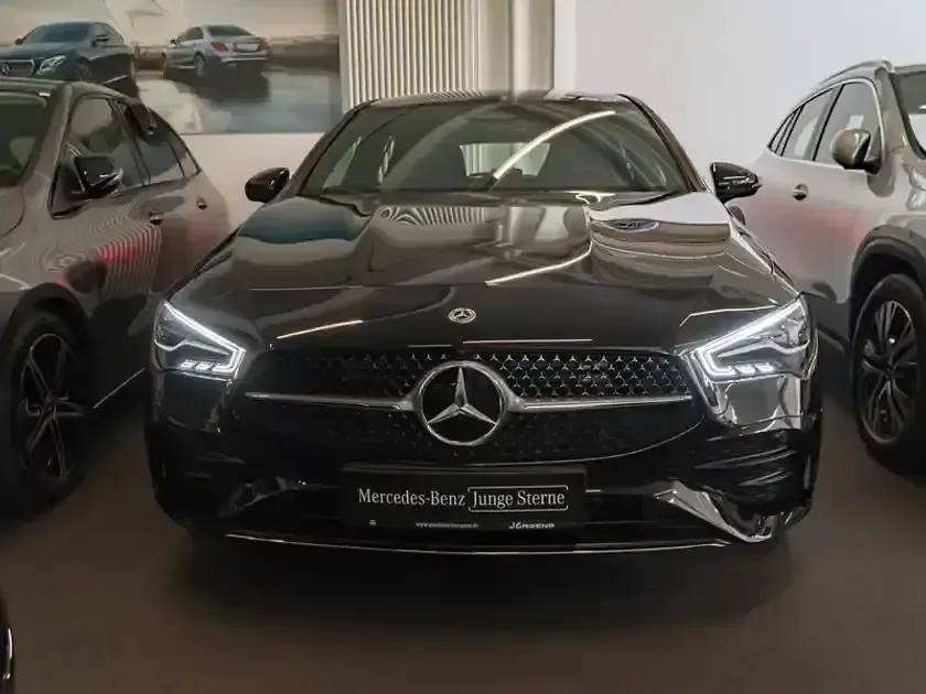 Gebraucht Mercedes CLA250e 163 PS (119 kW) 2025 Schwarz kosmosschwarz metallic Limousine