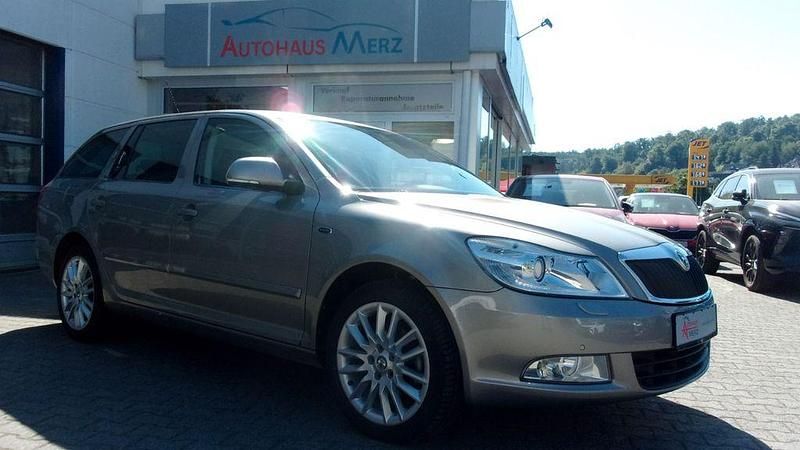 Gebraucht Skoda Octavia LAURIN & KLEMENT 160 PS (117 kW) 2009 Beige Kombi