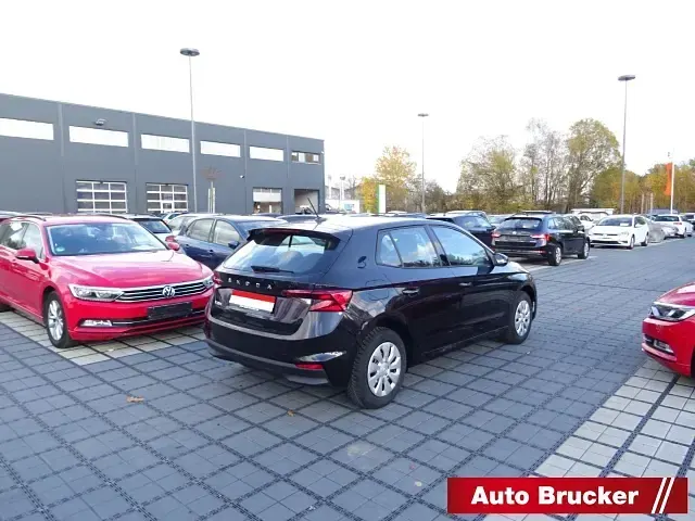 Gebraucht Skoda Fabia Ambition 80 PS (58 kW) 2021 Schwarz metallic Kleinwagen