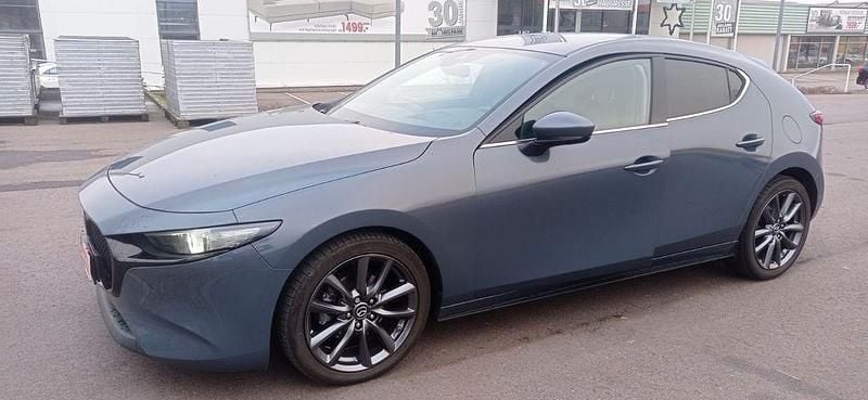 Grau Gebraucht 2019 Mazda 3 Selection Limousine | 14.900 € (Guter Preis) - Bild 1/4