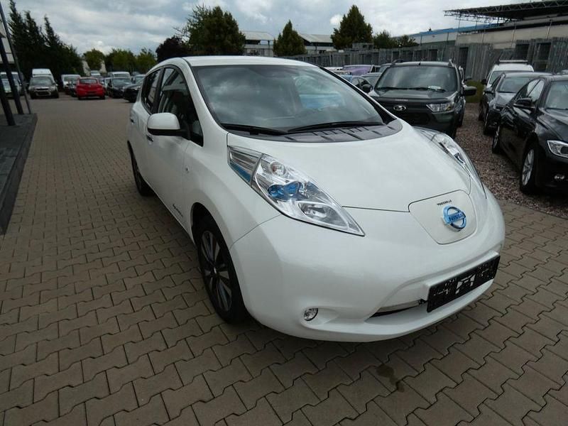 Gebraucht Nissan Leaf Tekna 80 kW (109 PS) 2017 Weiß Kleinwagen