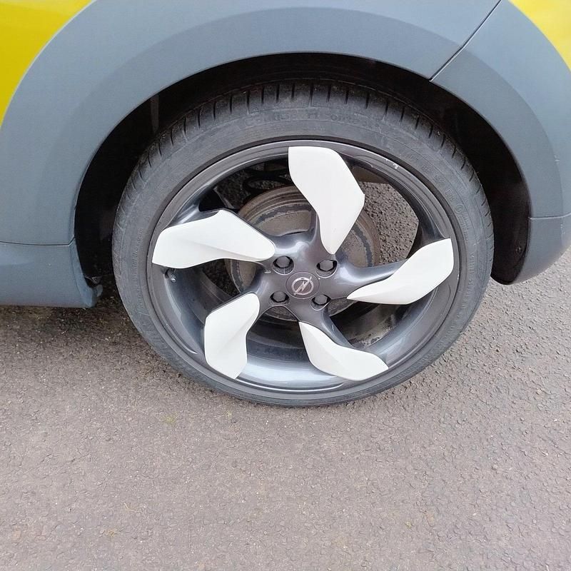 Gebraucht Opel Adam Rocks Rocks 101 PS (74 kW) 2014 Diamond yellow (m2) Kleinwagen