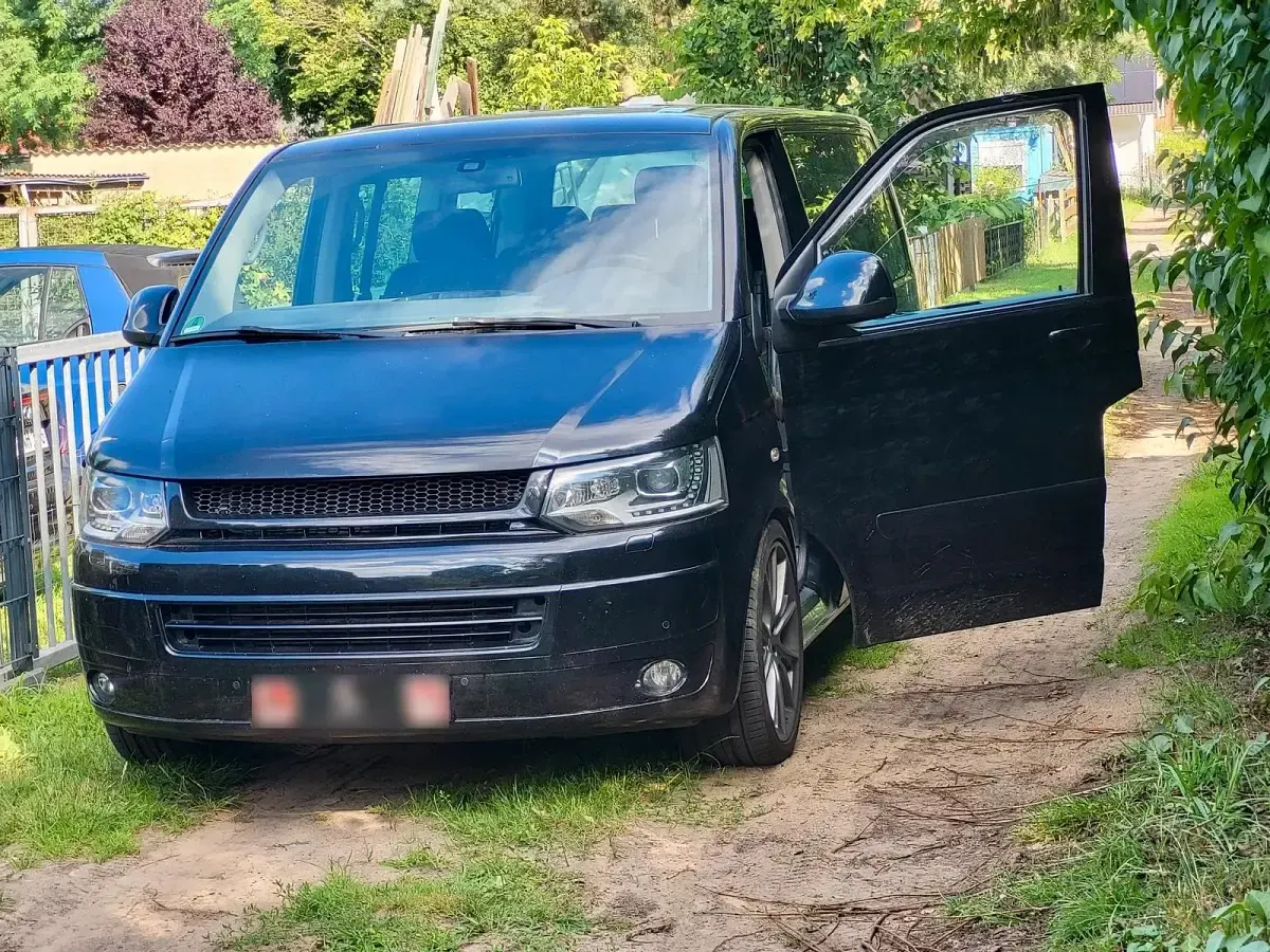 Gebraucht VW Multivan 180 PS (132 kW) 2013 Schwarz Van / Kleinbus