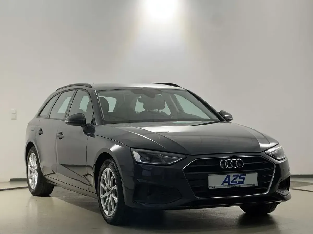 Używany Audi A4 Basis 204 KM (150 kW) 2023 Szary Kombi