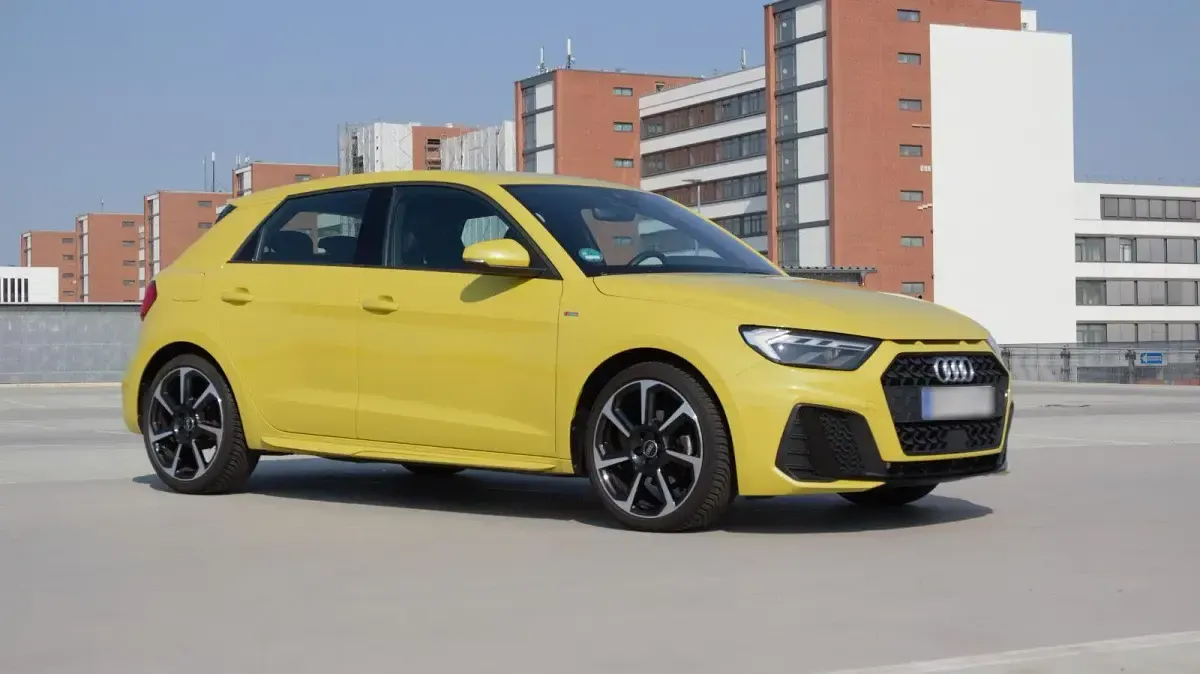 Gebraucht Audi A1 S-Line 150 PS (110 kW) 2022 Gelb SUV