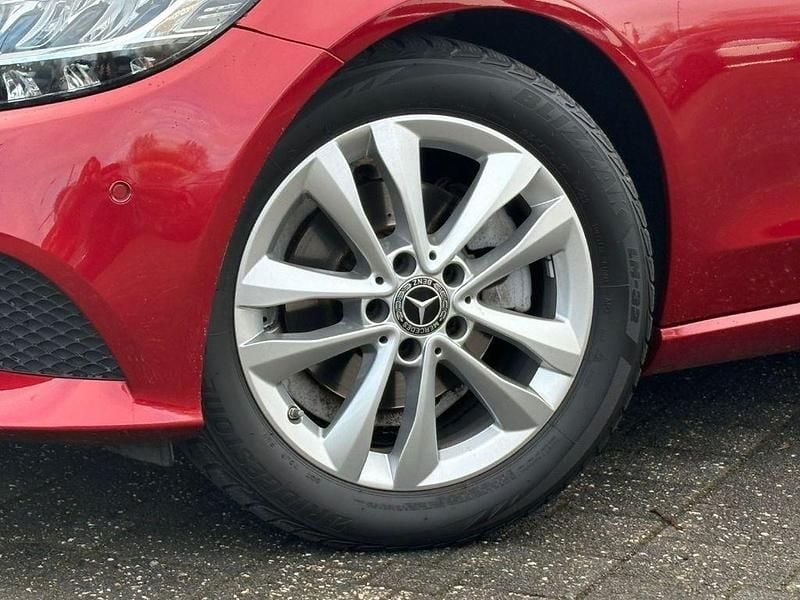 Gebraucht Mercedes C180 156 PS (114 kW) 2019 Rot Cabrio