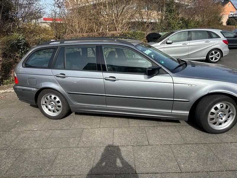 Gebraucht BMW 320 150 PS (110 kW) 2003 Silber Kombi