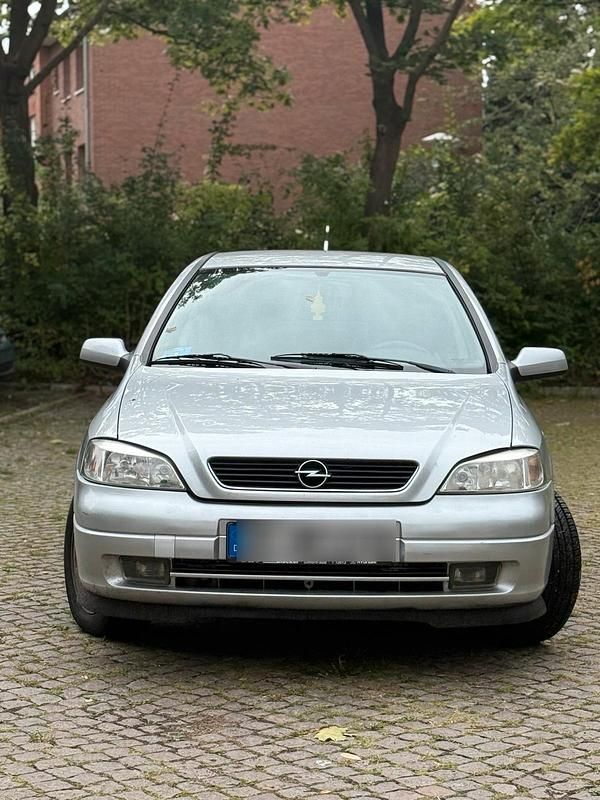 Silber Gebraucht 1999 Opel Astra Kleinwagen | 850 € (Guter Preis) - Bild 1/4