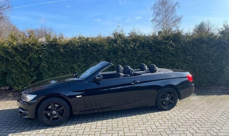 Gebraucht BMW 320 Cabriolet Shadowline 170 PS (125 kW) 2010 Schwarz Cabrio