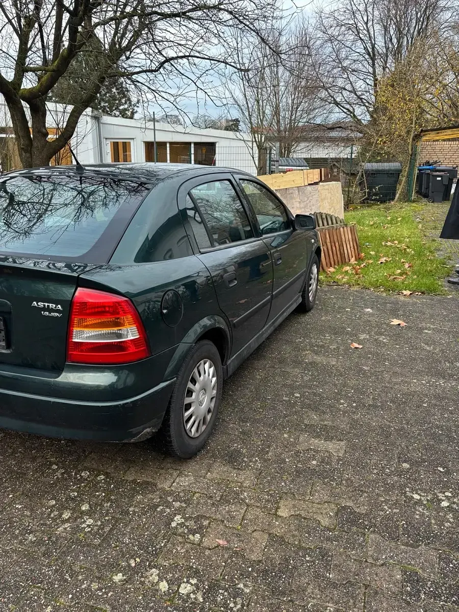 Second-hand Opel Astra 100 CP (73 kW) 1999 Verde Berlinǎ