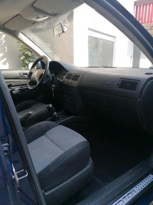 Blau Gebraucht 2003 VW Golf IV Kleinwagen | 400 € (Superpreis) - Bild 1/4