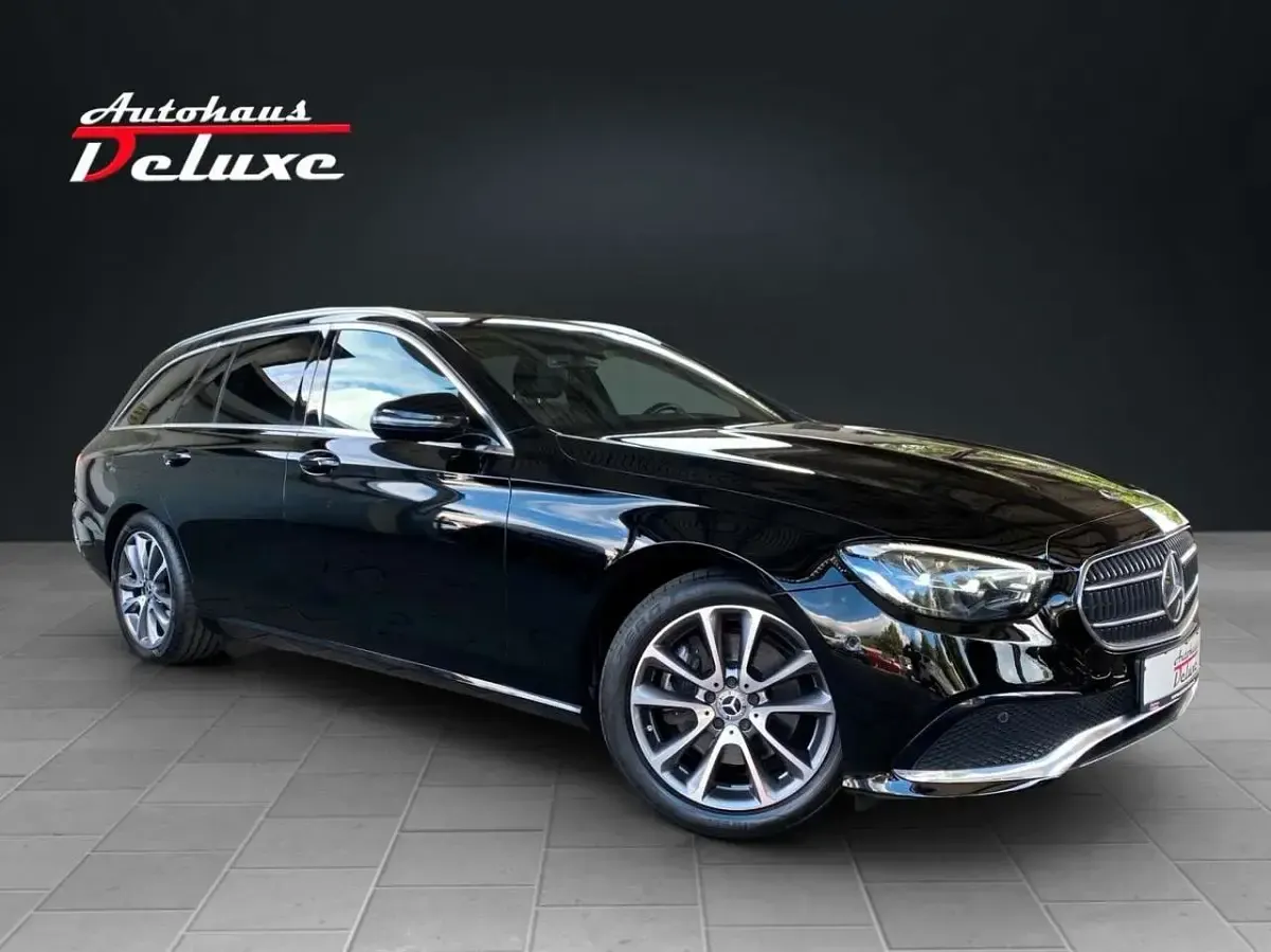 Gebraucht Mercedes E200 Avantgarde 211 PS (155 kW) 2022 Schwarz/baltic black Kombi