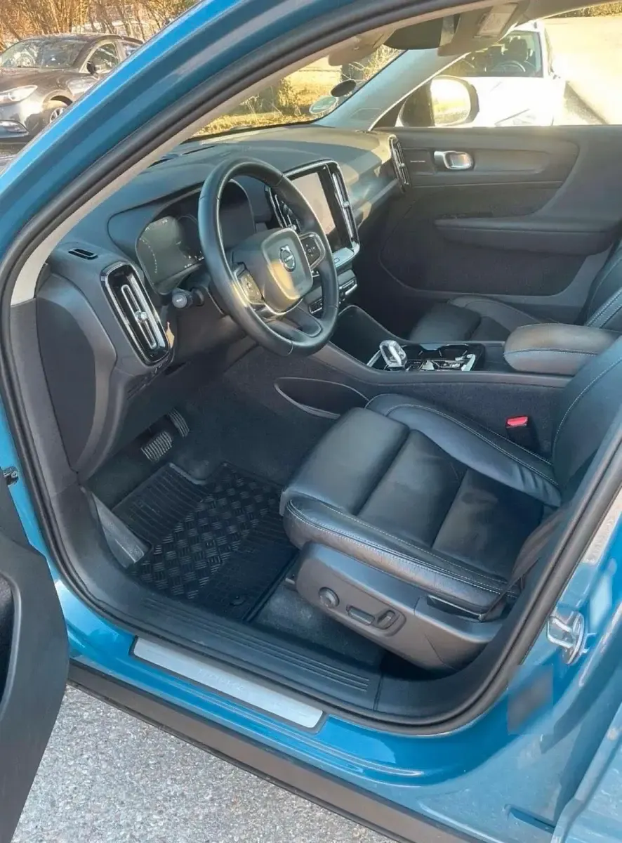 Gebraucht Volvo XC40 179 PS (131 kW) 2022 Blau SUV