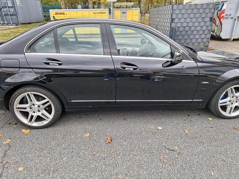 Gebraucht Mercedes C180 156 PS (114 kW) 2010 Schwarz Limousine