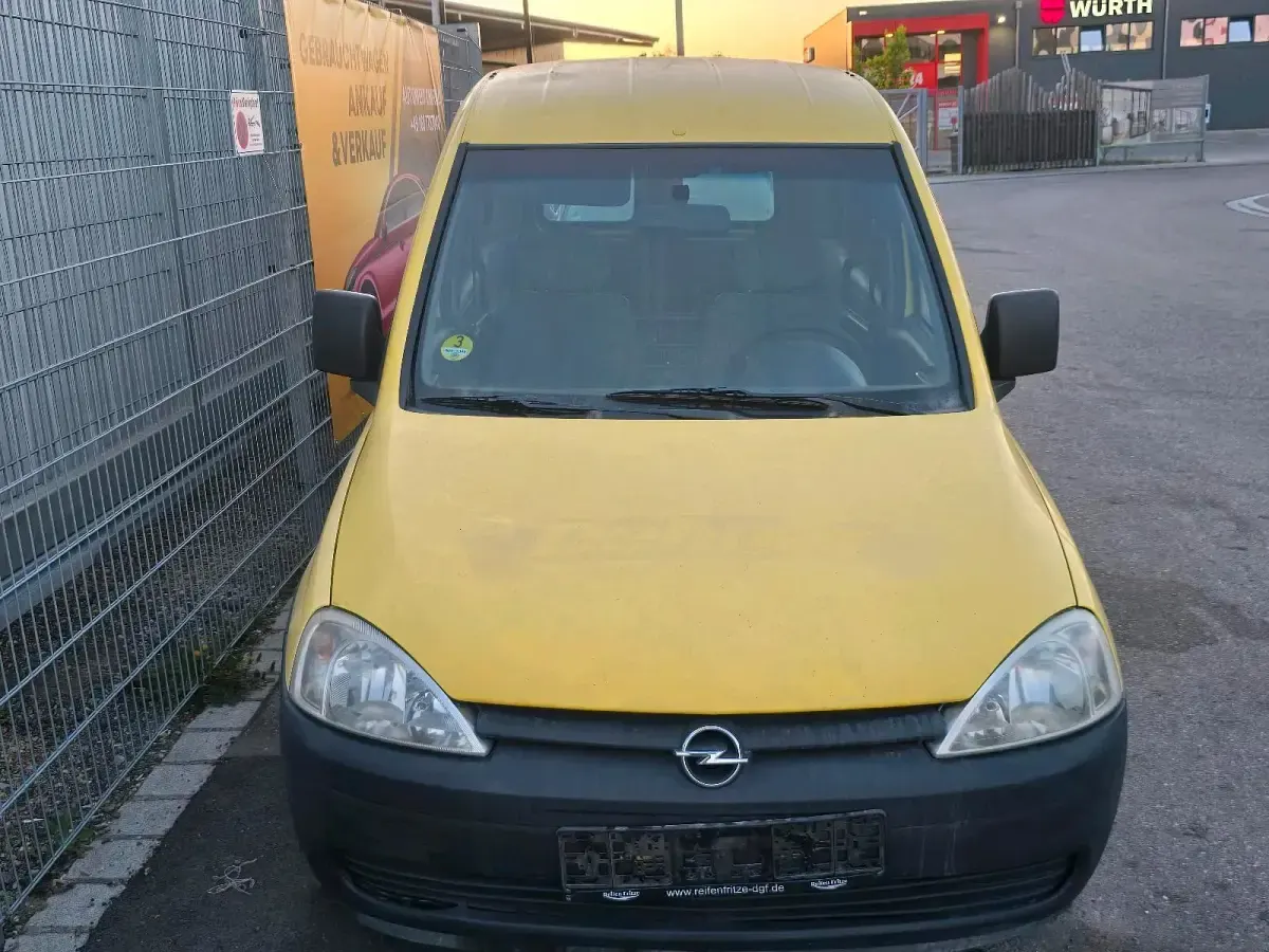 Usata Opel Combo 100 CV (73 kW) 2003 Giallo Monovolume