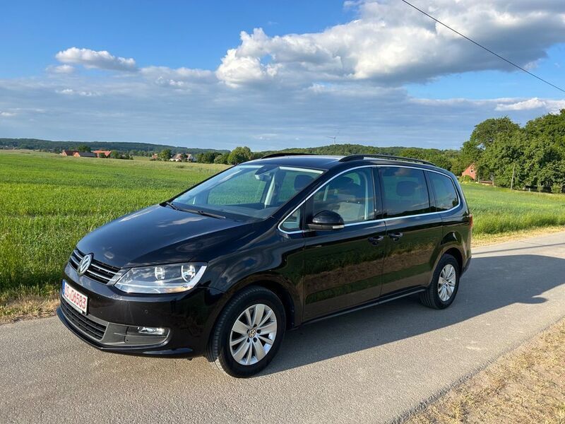 Schwarz Gebraucht 2019 VW Sharan Comfortline Van / Kleinbus | 27.500 € (Fairer Preis) - Bild 1/4