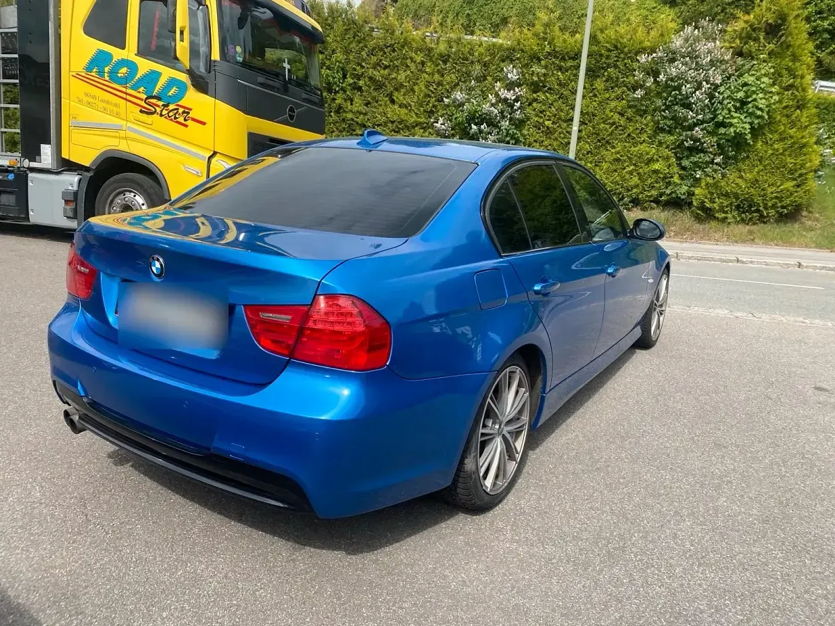 Gebraucht BMW 330 258 PS (189 kW) 2005 Blau Limousine