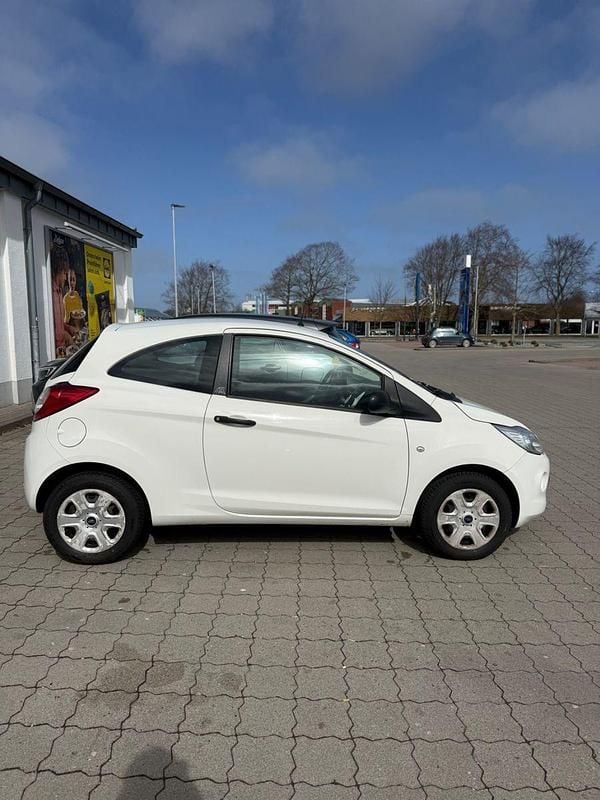 Gebraucht Ford Ka 69 PS (50 kW) 2015 Weiß Kleinwagen