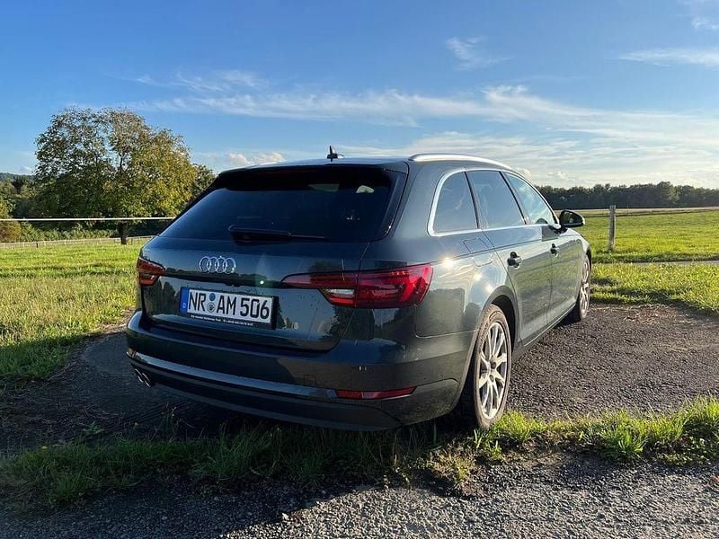 Gebraucht Audi A4 Ambiente 190 PS (139 kW) 2018 Grau Kombi
