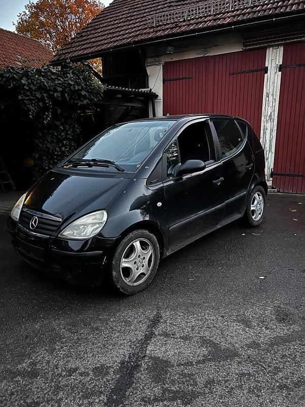 Schwarz Gebraucht 2000 Mercedes A170 Kleinwagen | 990 € (Fairer Preis) - Bild 1/4
