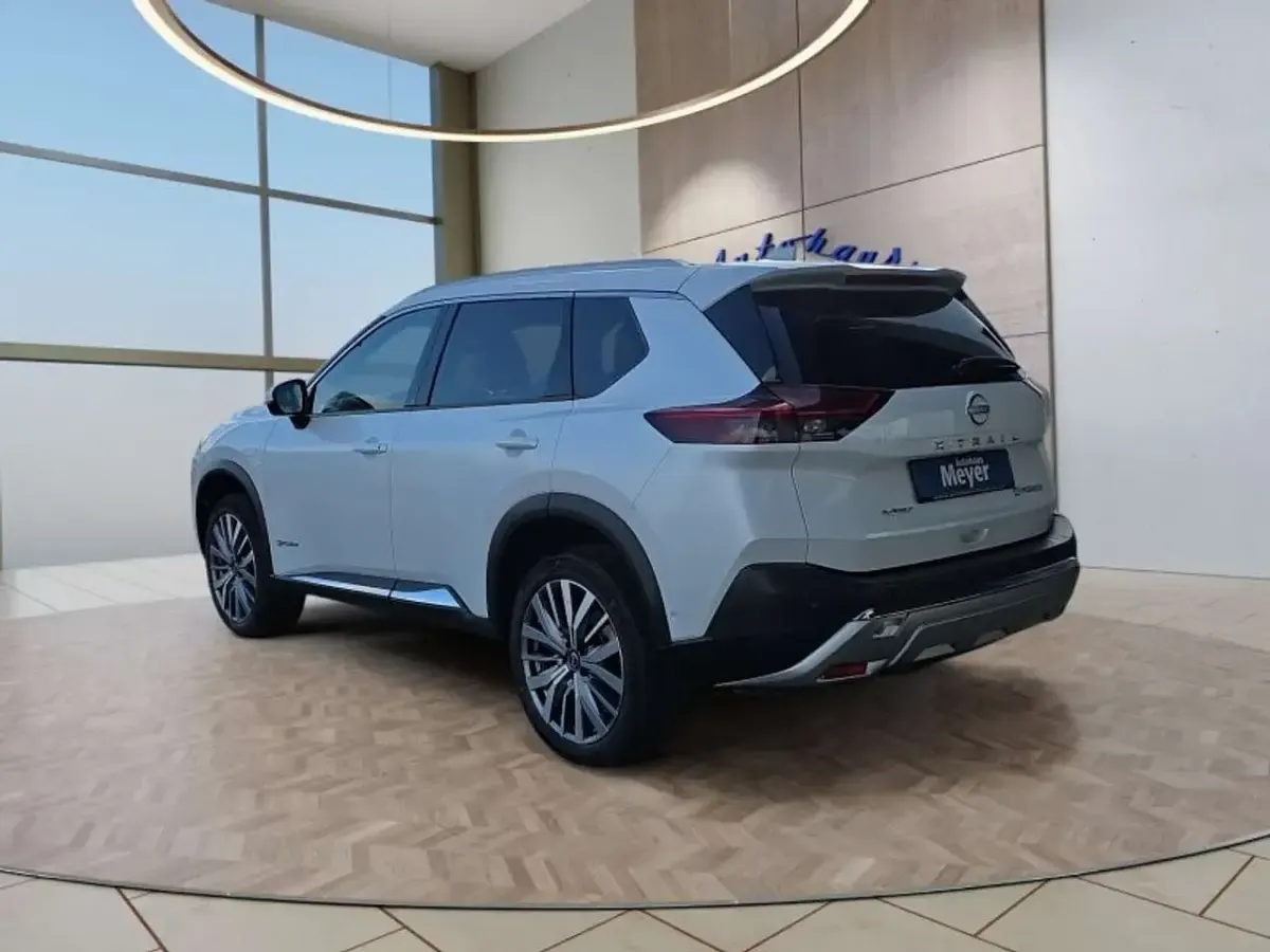 Neu Nissan X-Trail Tekna+ 213 PS (156 kW) 2025 Pearl white SUV