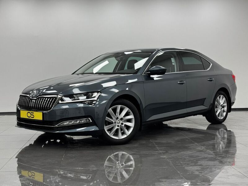Grau Gebraucht 2021 Skoda Superb Style Limousine | 29.450 € (Superpreis) - Bild 1/4