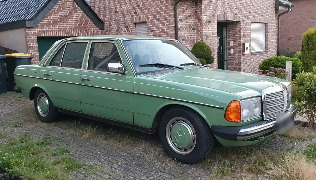 Gebraucht Mercedes 200 94 PS (69 kW) 1978 Limousine