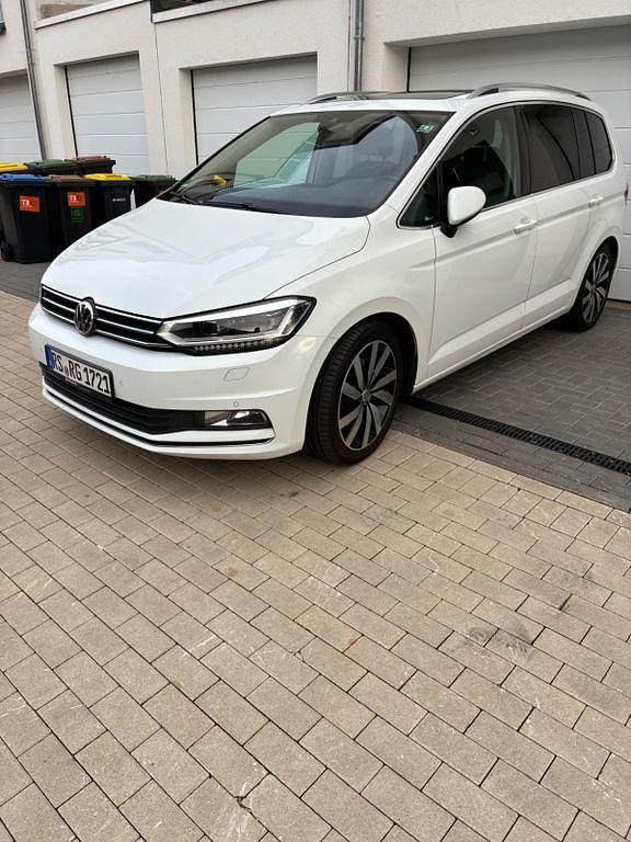 Gebraucht VW Touran Highline 150 PS (110 kW) 2016 Weiß Van / Kleinbus
