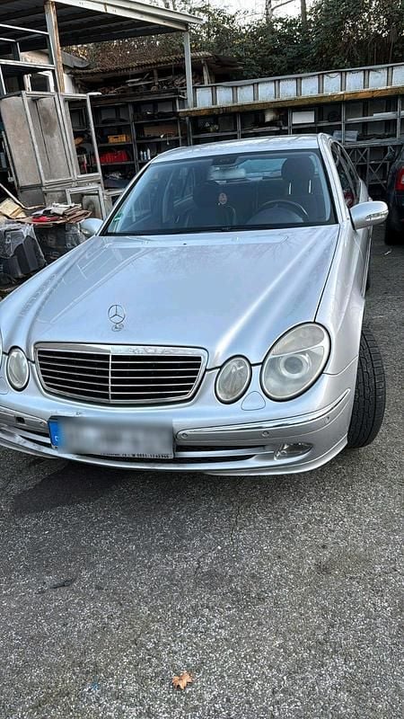 Gebraucht Mercedes E270 2002 Silber Limousine